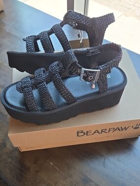 BearPaw Size 10 Black Platform Sandals with Buckle Charm NEW